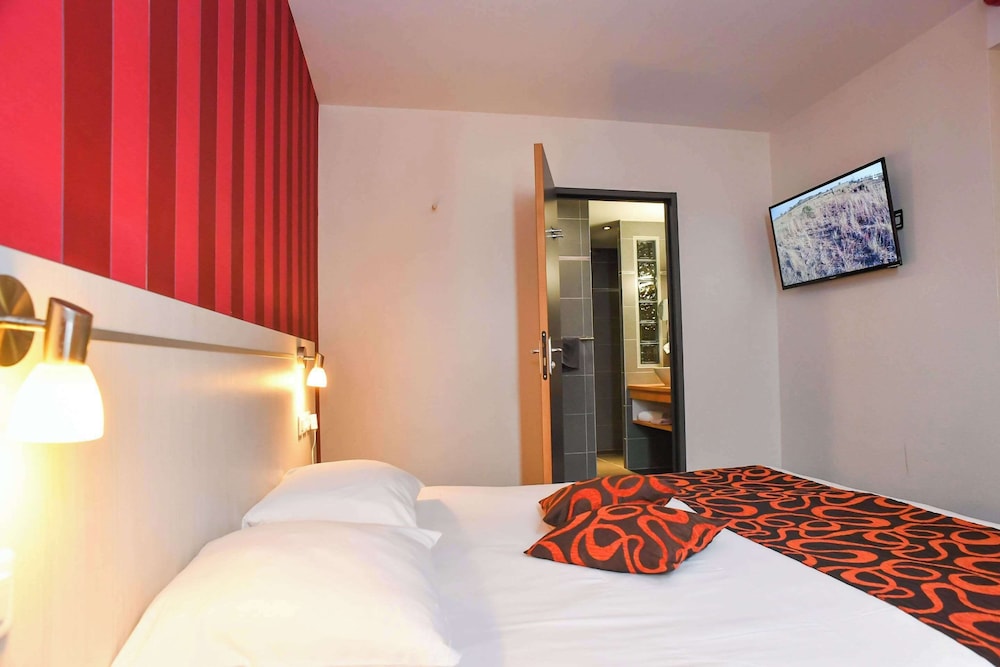 Brit Hotel Confort Saint-Lo 16/50