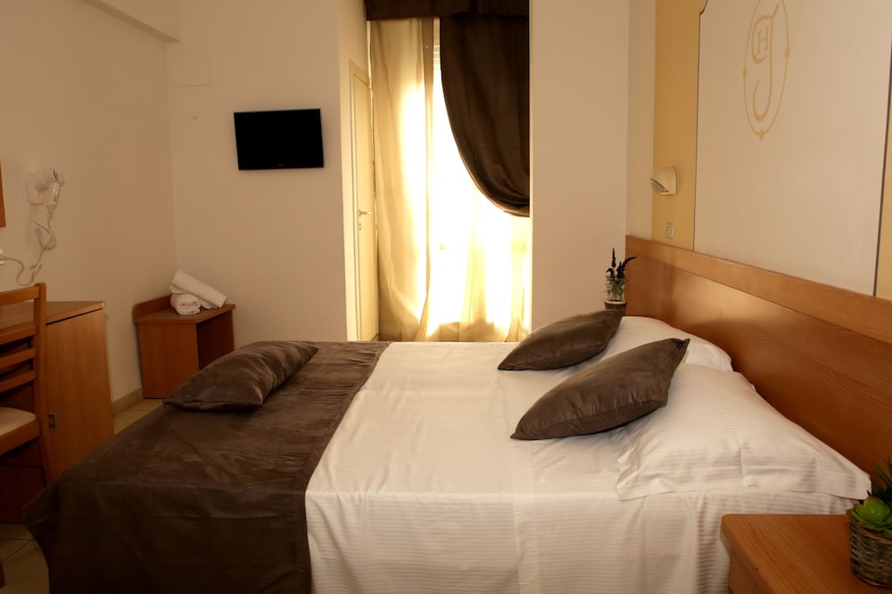 New Hotel Jolie 13/34