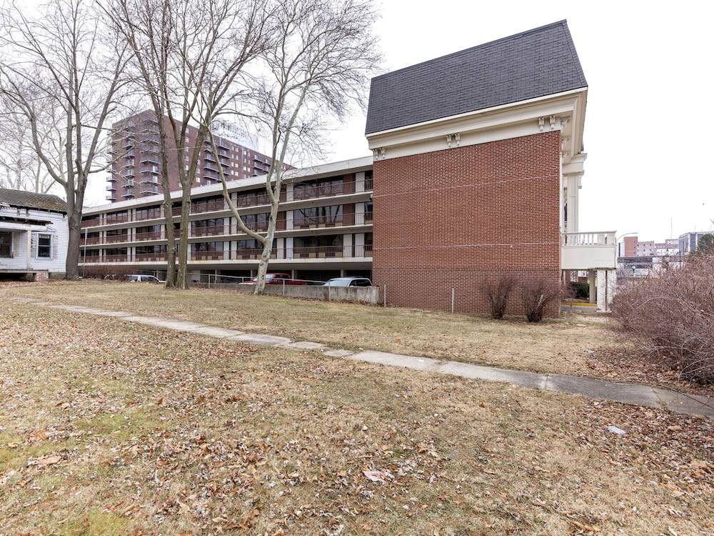 Americas Best Value Inn Springfield - Mansion View 39/47