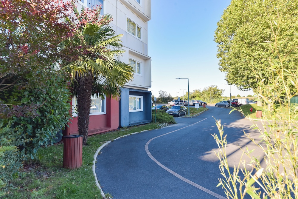 Golden Tulip Roissy Saint Witz 40/42