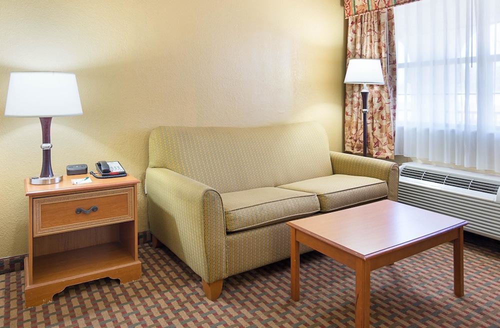 Quality Inn near Casinos and Convention Center 19/34