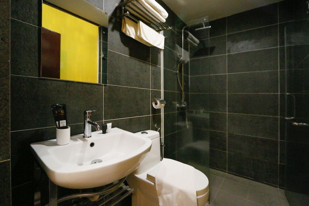 Swing & Pillows at Golden Roof Hotel Sunway Ipoh 32/33
