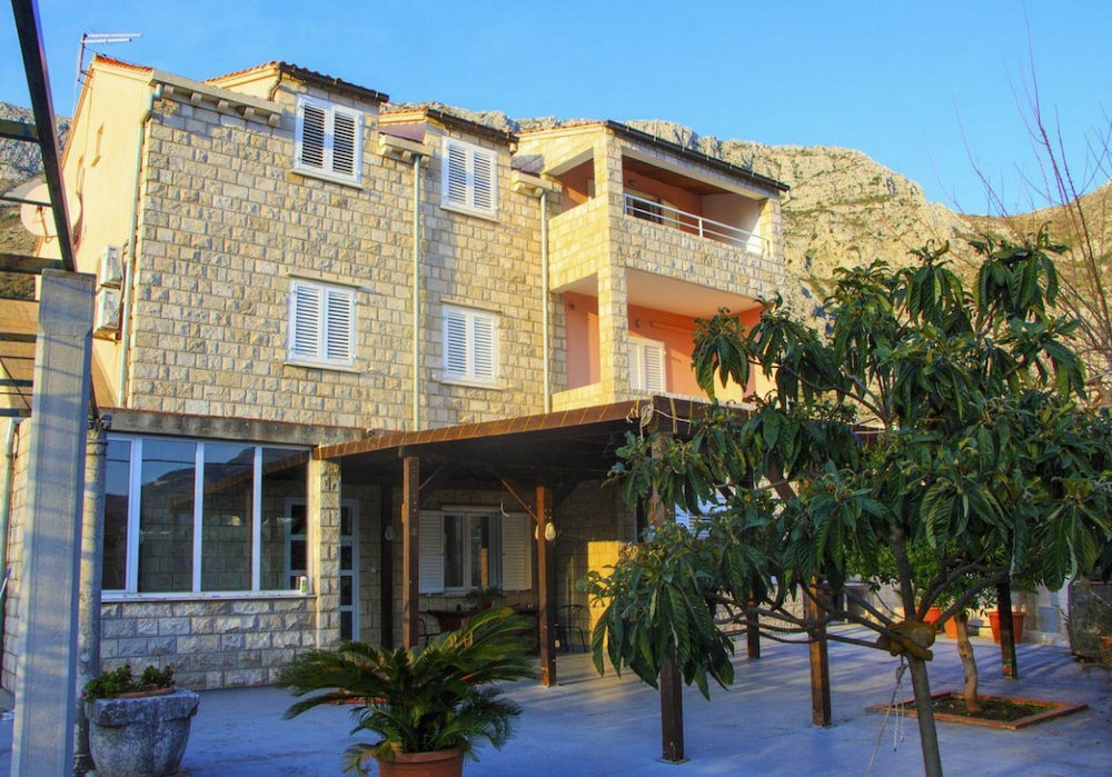 Villa Konalic 1/50