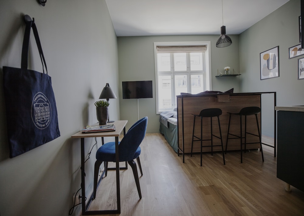 Frogner House - Nationaltheatret 39/45