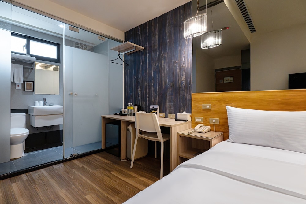 CHECK inn Express Taichung Fuxing Hall 2 18/42