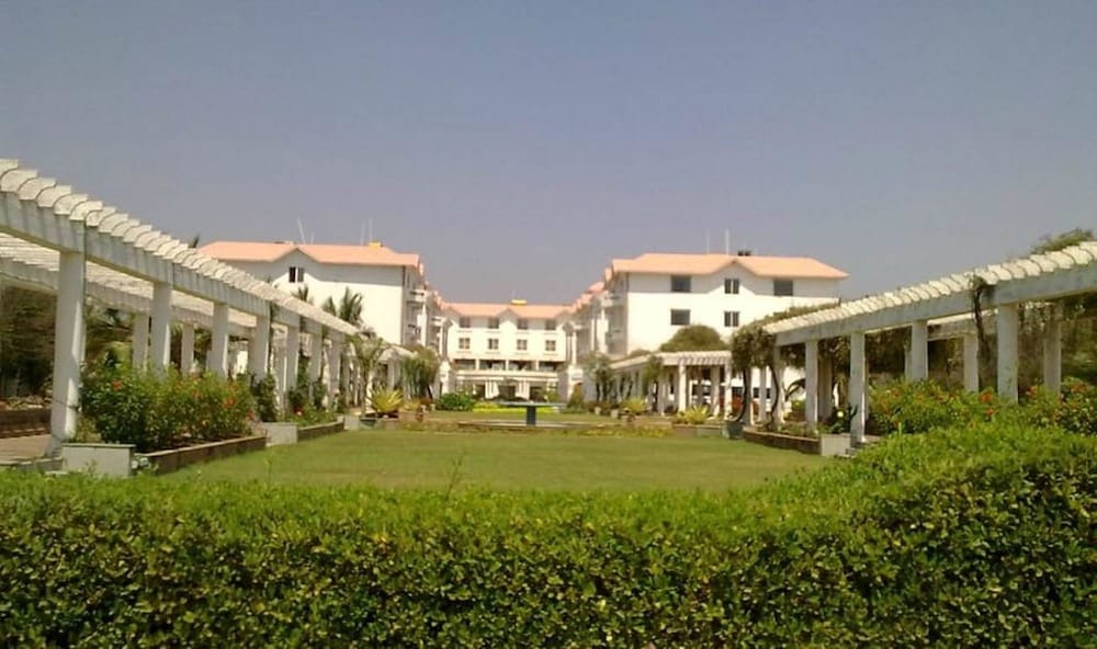 The Chariot Resort Spa 45/55