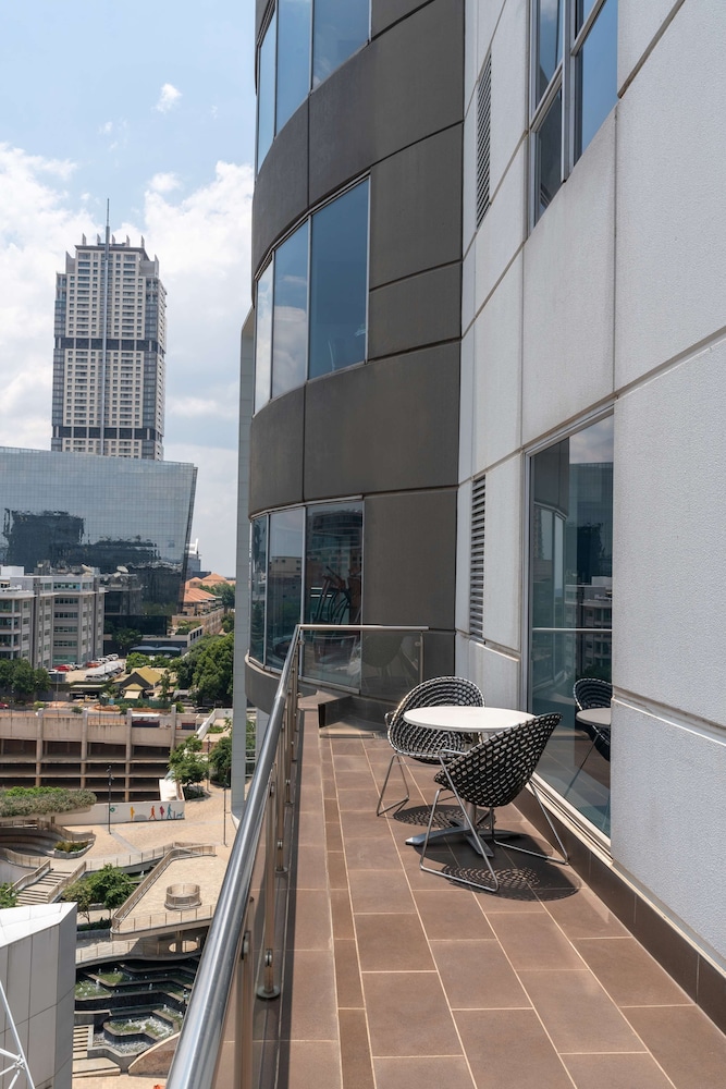 Radisson Blu Gautrain 73/79