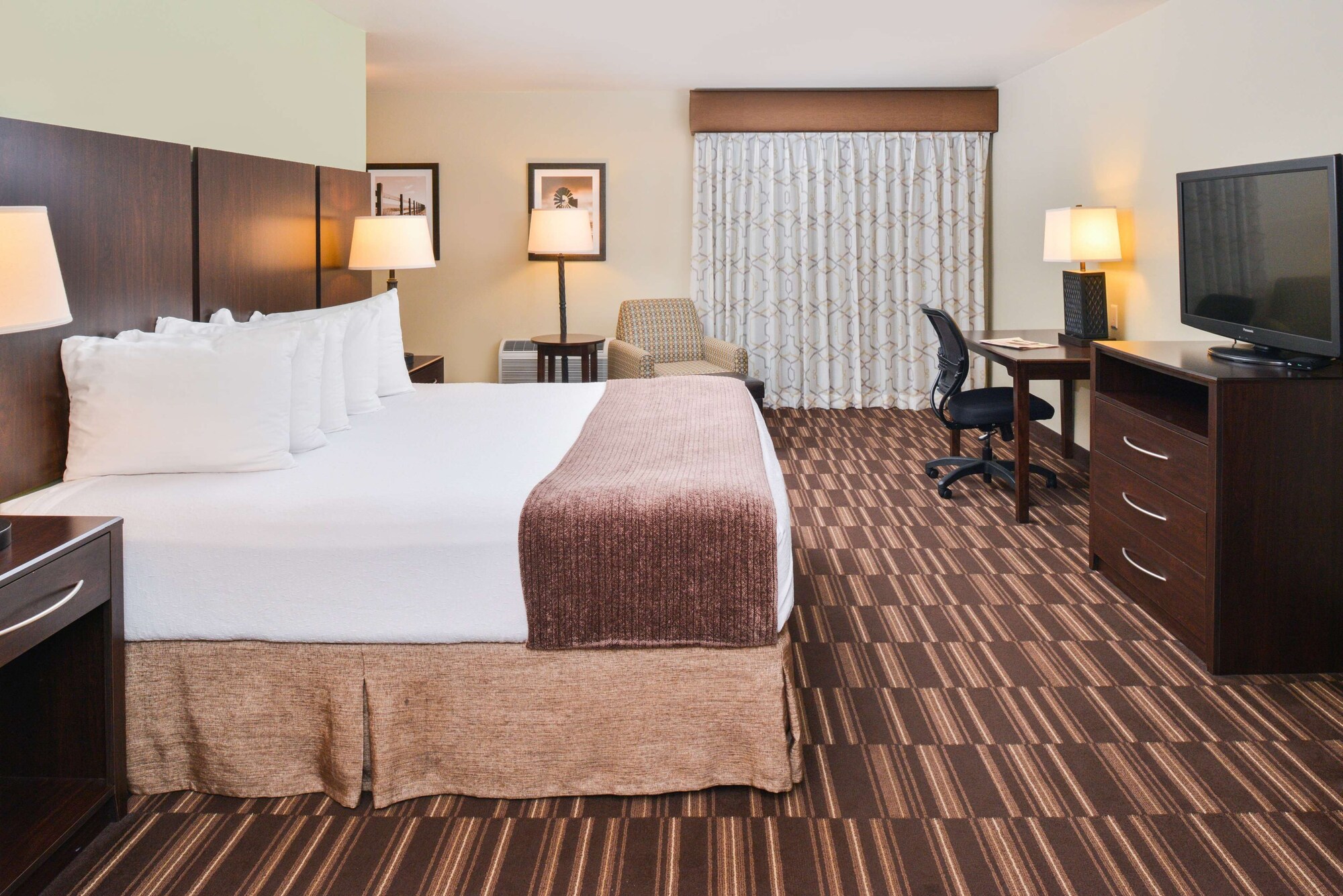 غرفة قياسية بسرير كينج، Best Western Sundowner 3/4