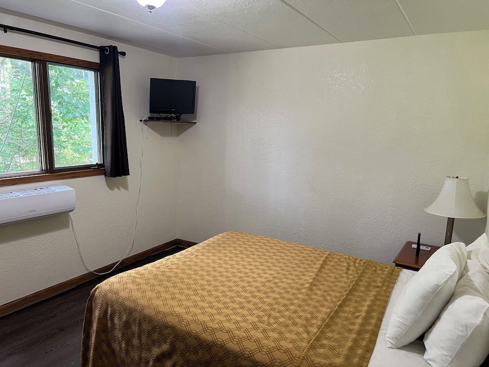 Amber s Inn & Suites 24/71