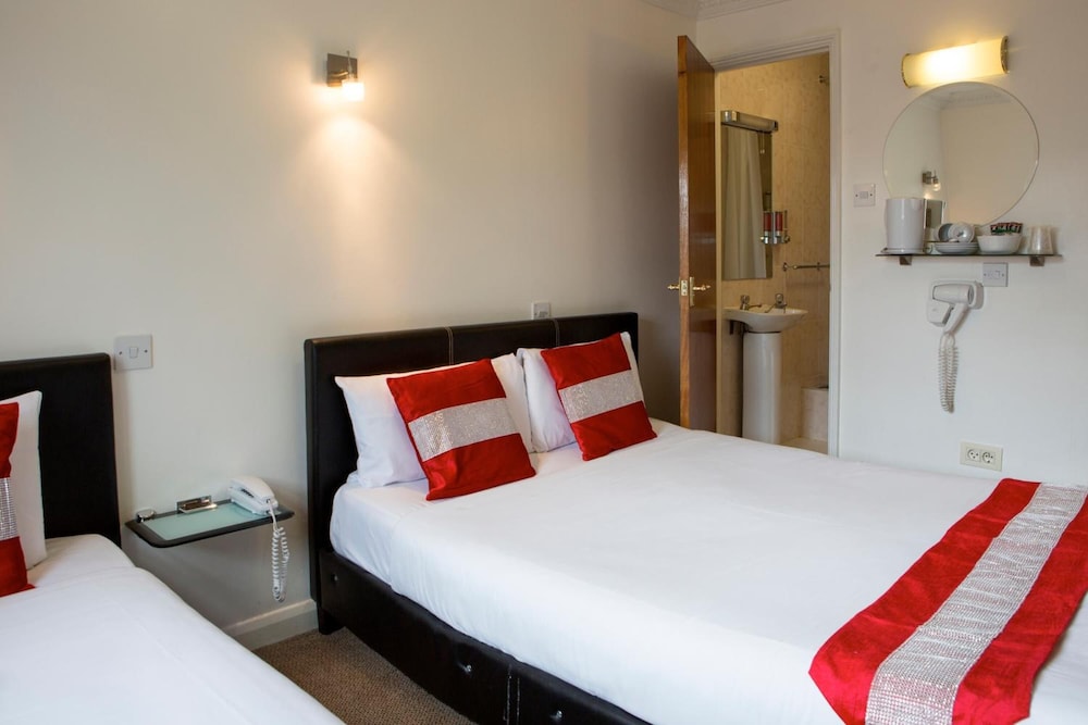 Westpoint Hotel 6/50