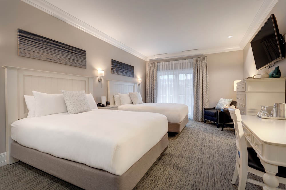 Deluxe, 2 Queen Beds, Resort View