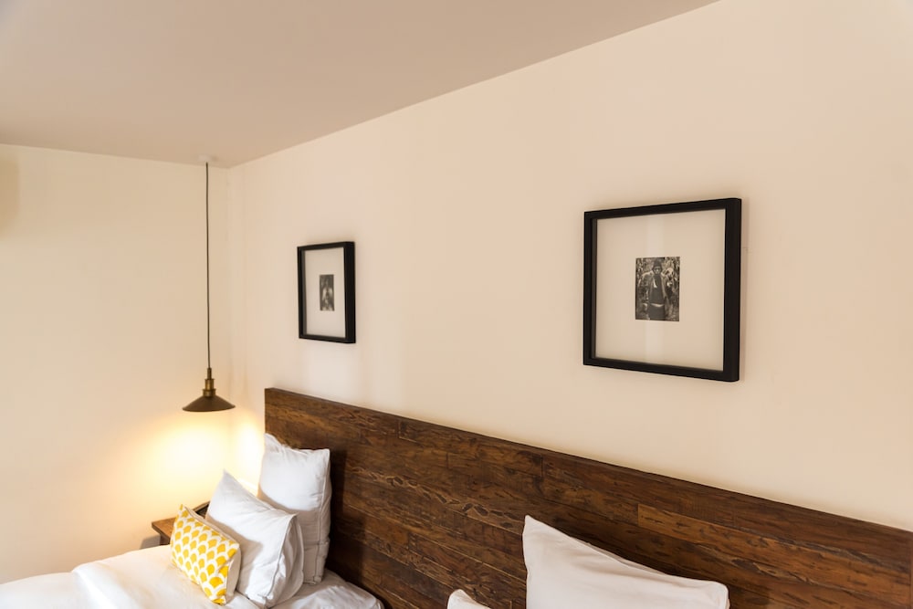 1 BEDROOM, PREMIUM, DOUBLE BED