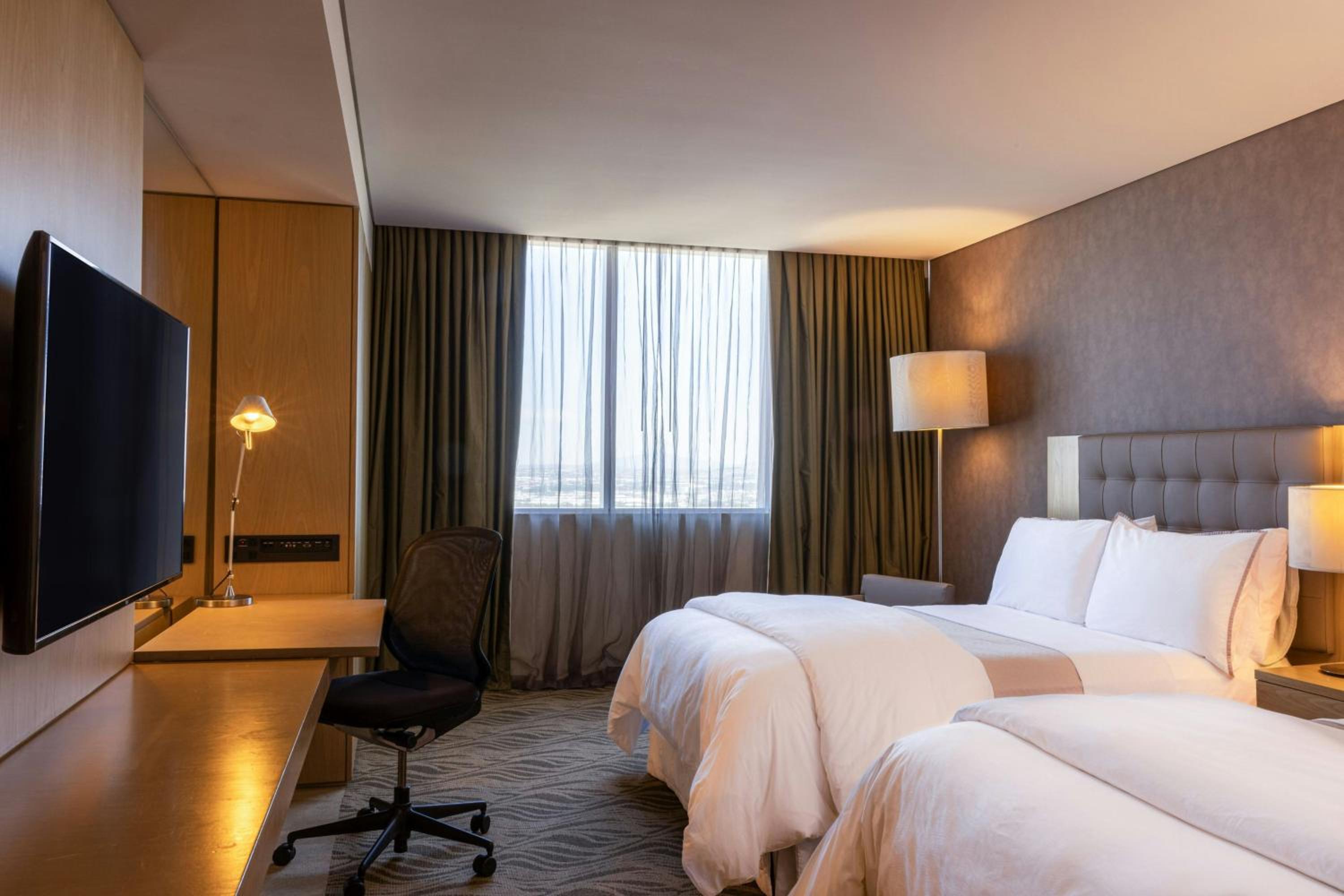 Guest Room, Premium, 2 Queen Beds, City View
