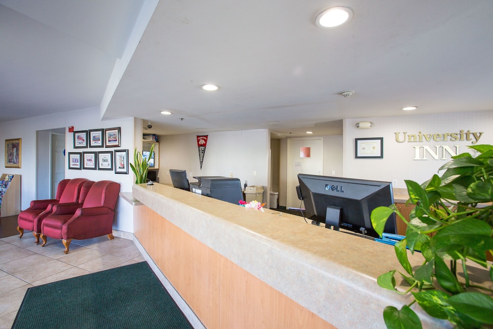 University Inn Fresno 15/48