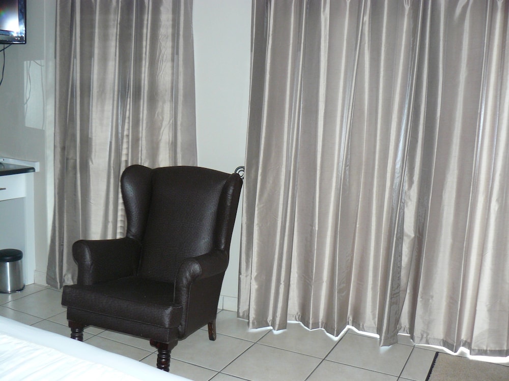 See More Guest House 25/50