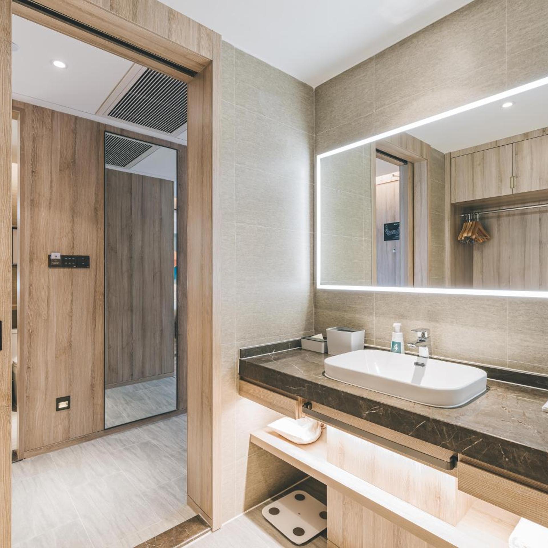 Atour Hotel (Puning High Speed Railway Station, Chinese Traditional Medicine City) 56/58