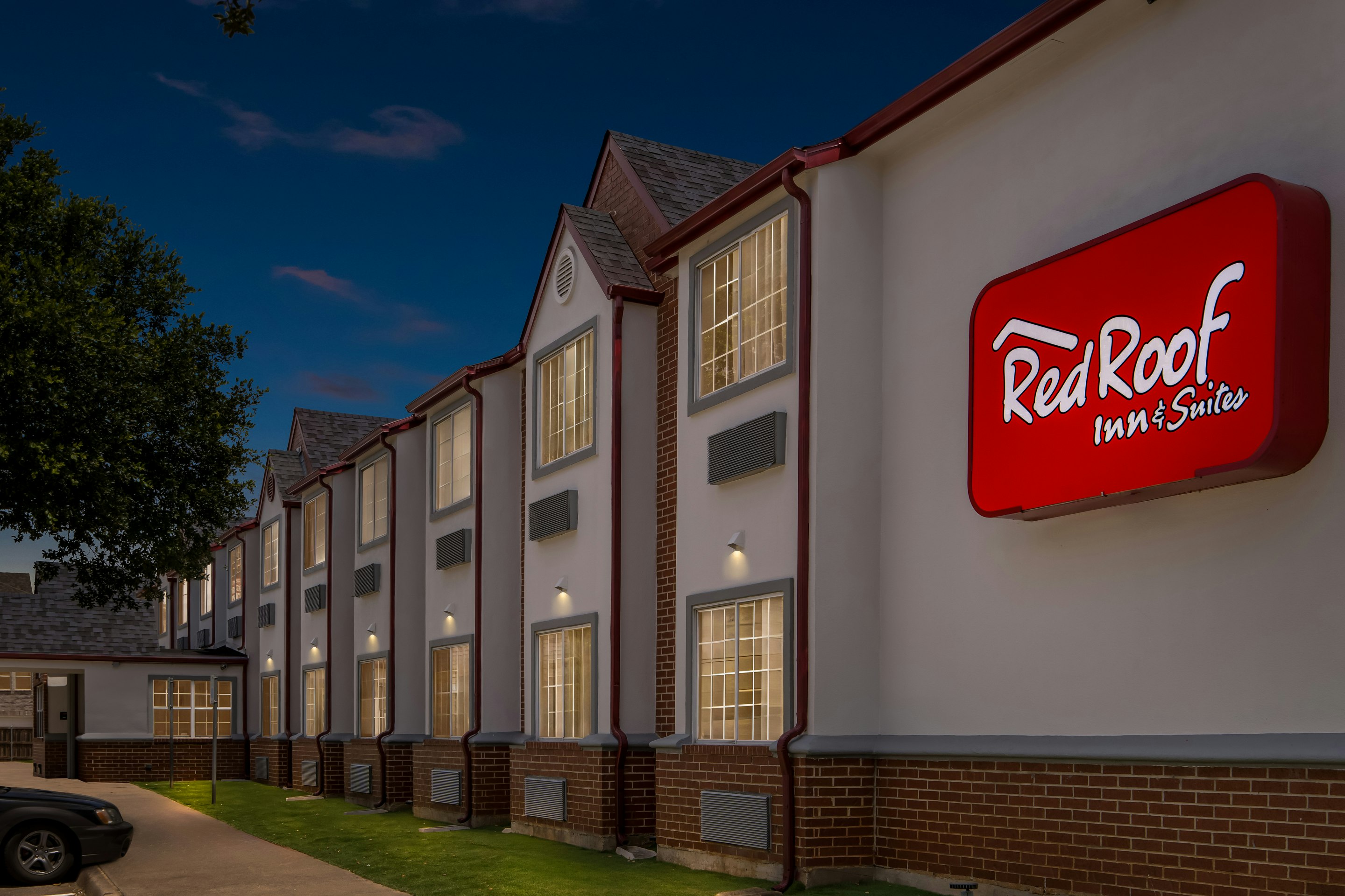Regency Inn & Suites DFW 34/36