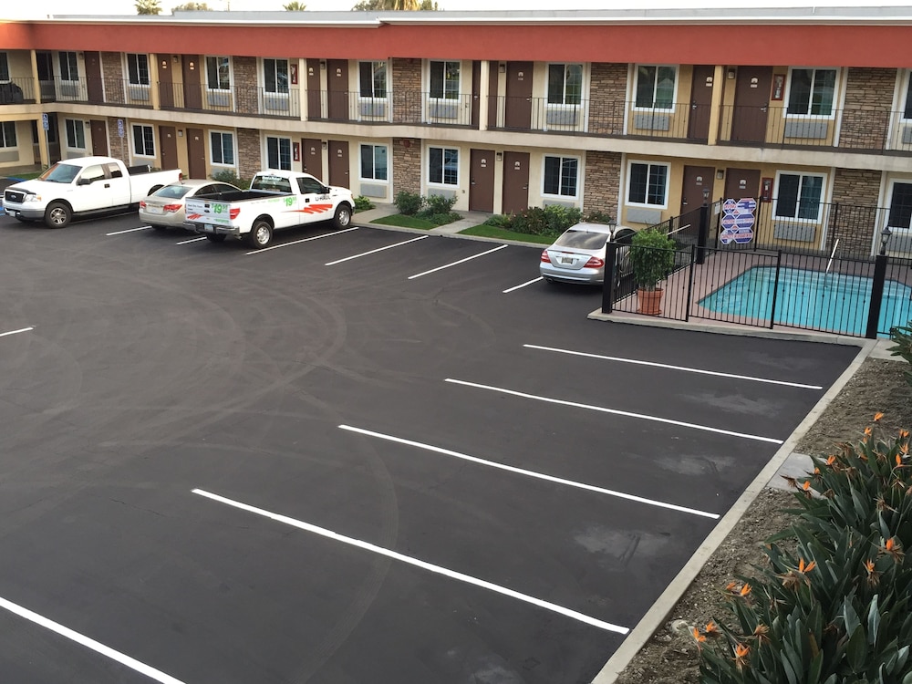 Ontario Inn & Suites 36/50
