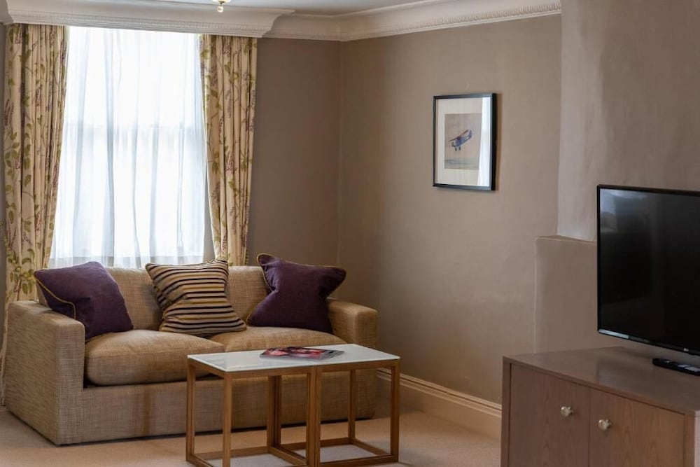 The Woburn Hotel 34/39