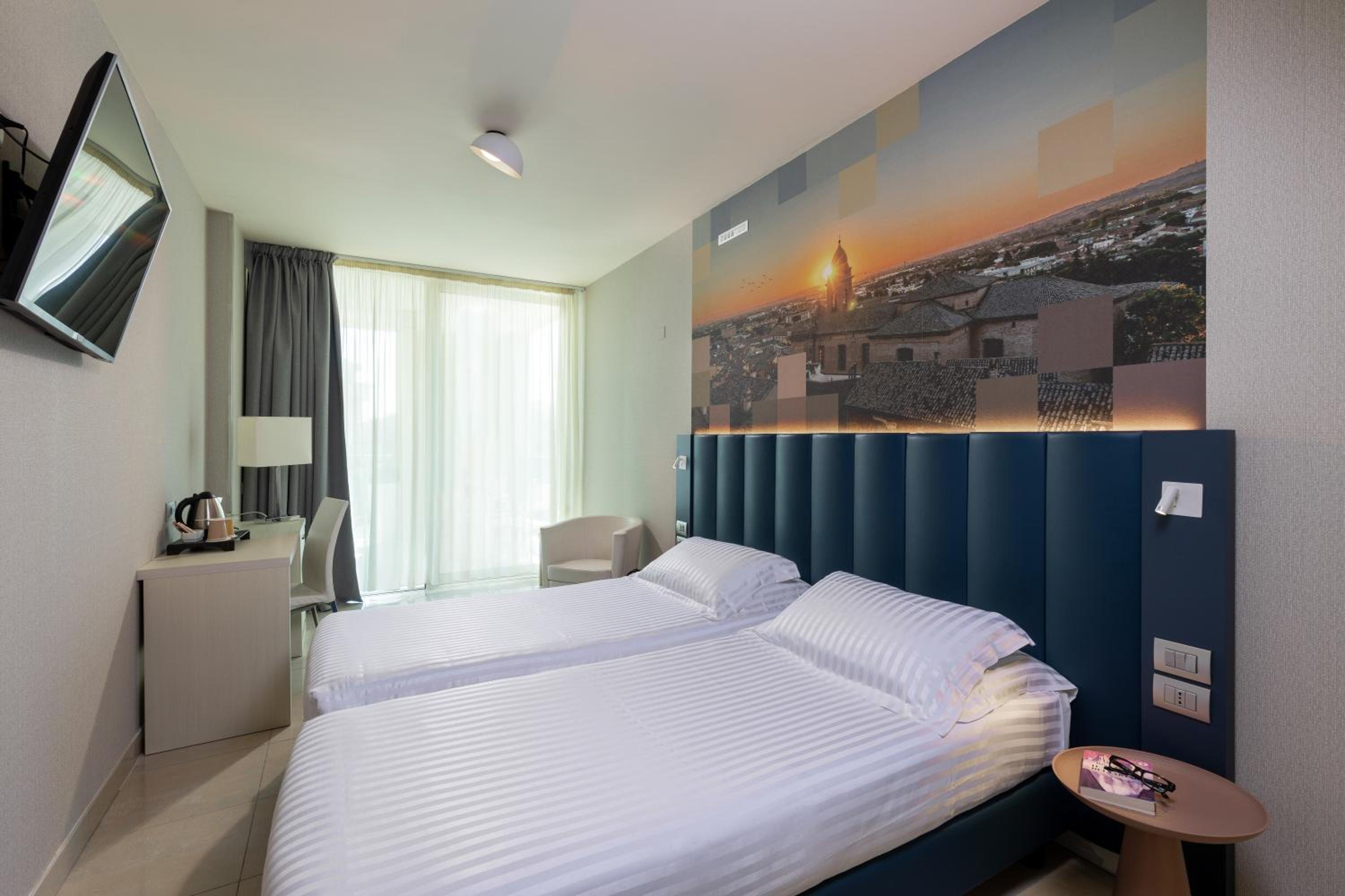 Classic, Twin Beds, Side Sea View, Balcony، MERCURE RIMINI ARTIS 5/10