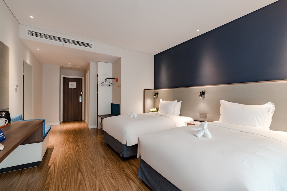 Holiday Inn Express Taian City Center 7/50