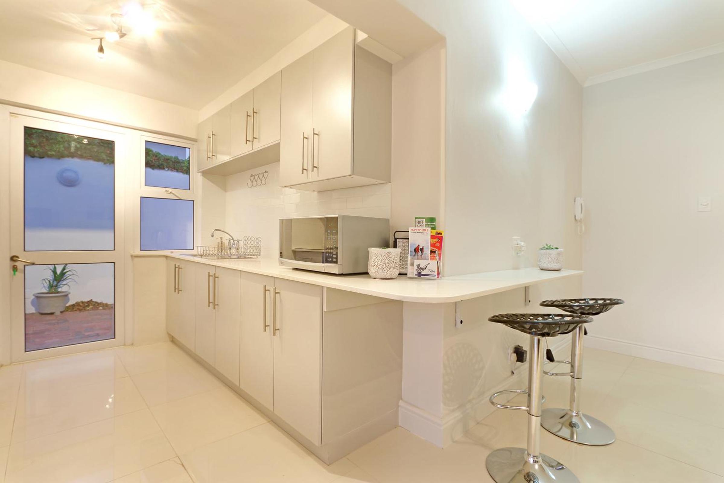 Camps Bay Beach Apartment 20/20