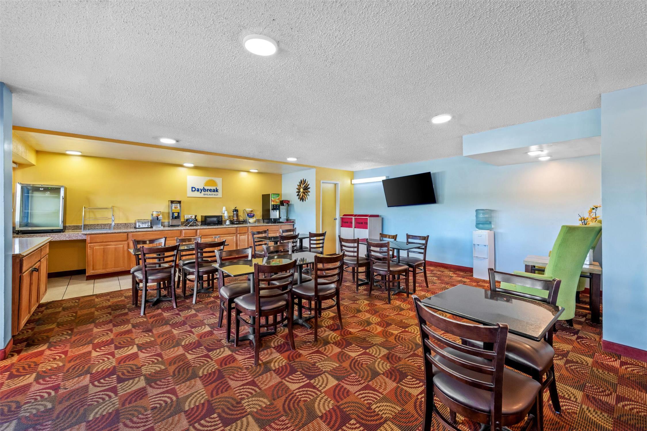 Days Inn By Wyndham Independence 30/45