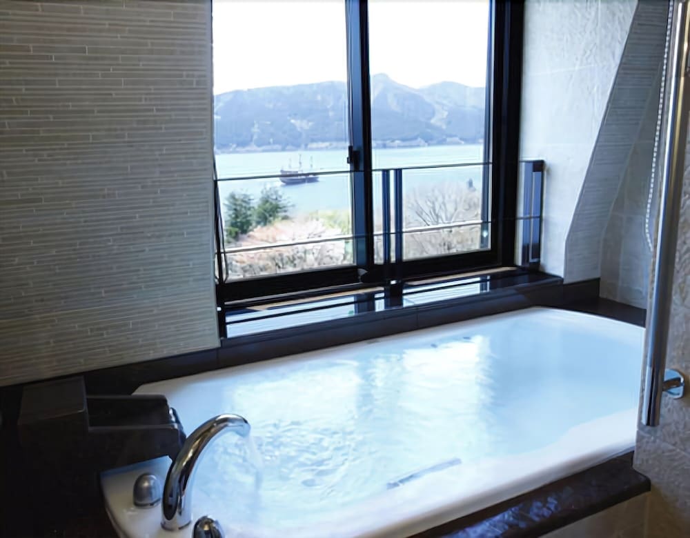 Hotel de Yama, Hakone Lakeside 26/66