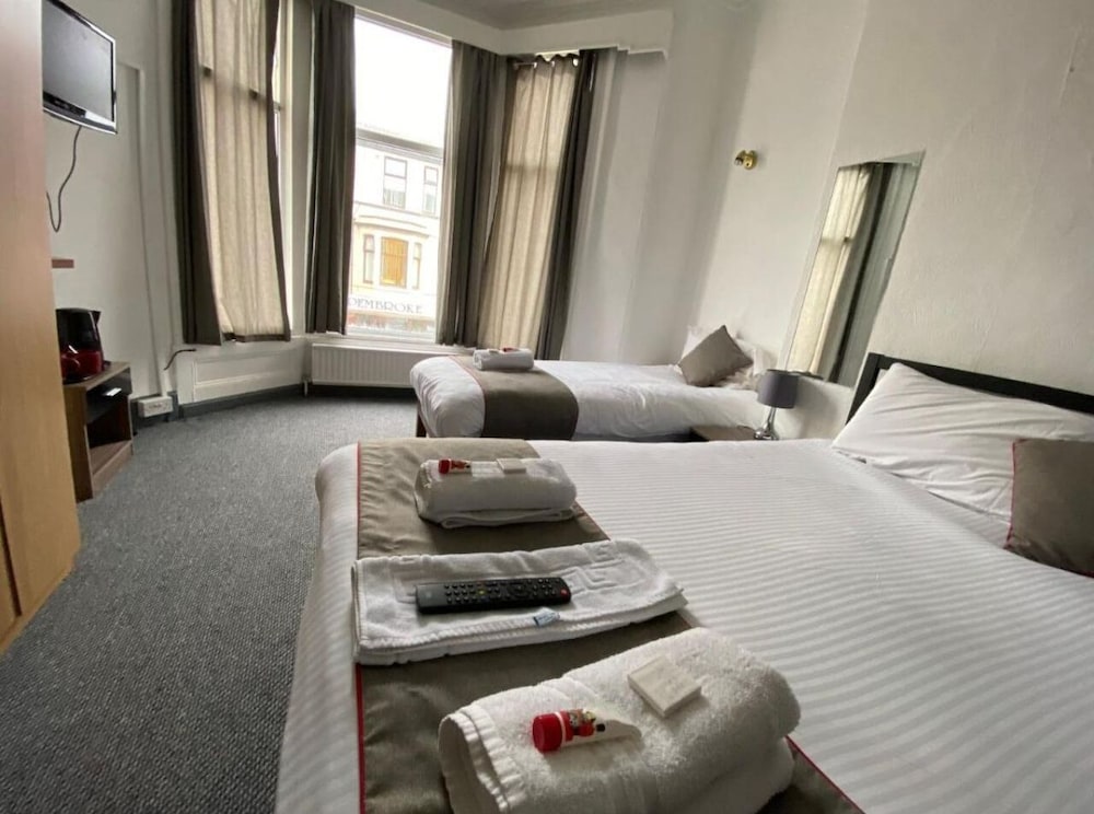 Bank Street Hotel 25/40
