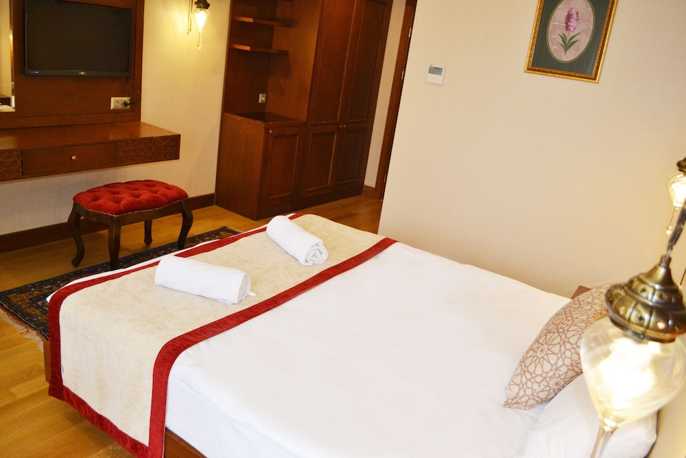 Lalinn Hotel 32/72