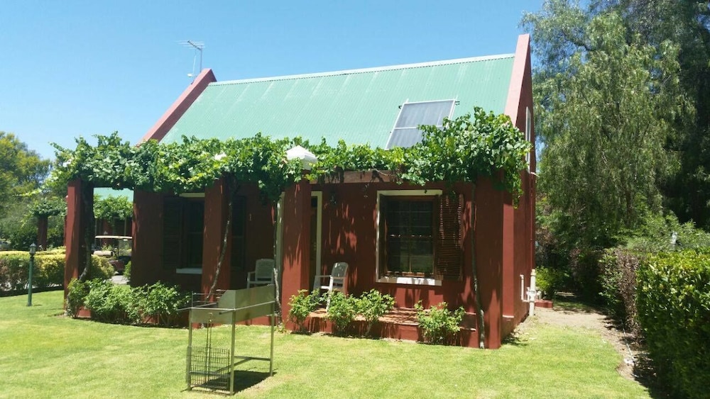 Beaufort Manor Country Lodge 36/40
