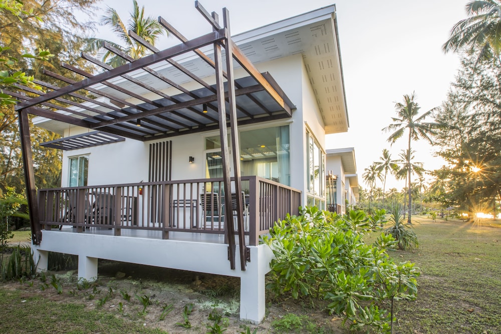 Kantary Beach Hotel in TAKUA PA