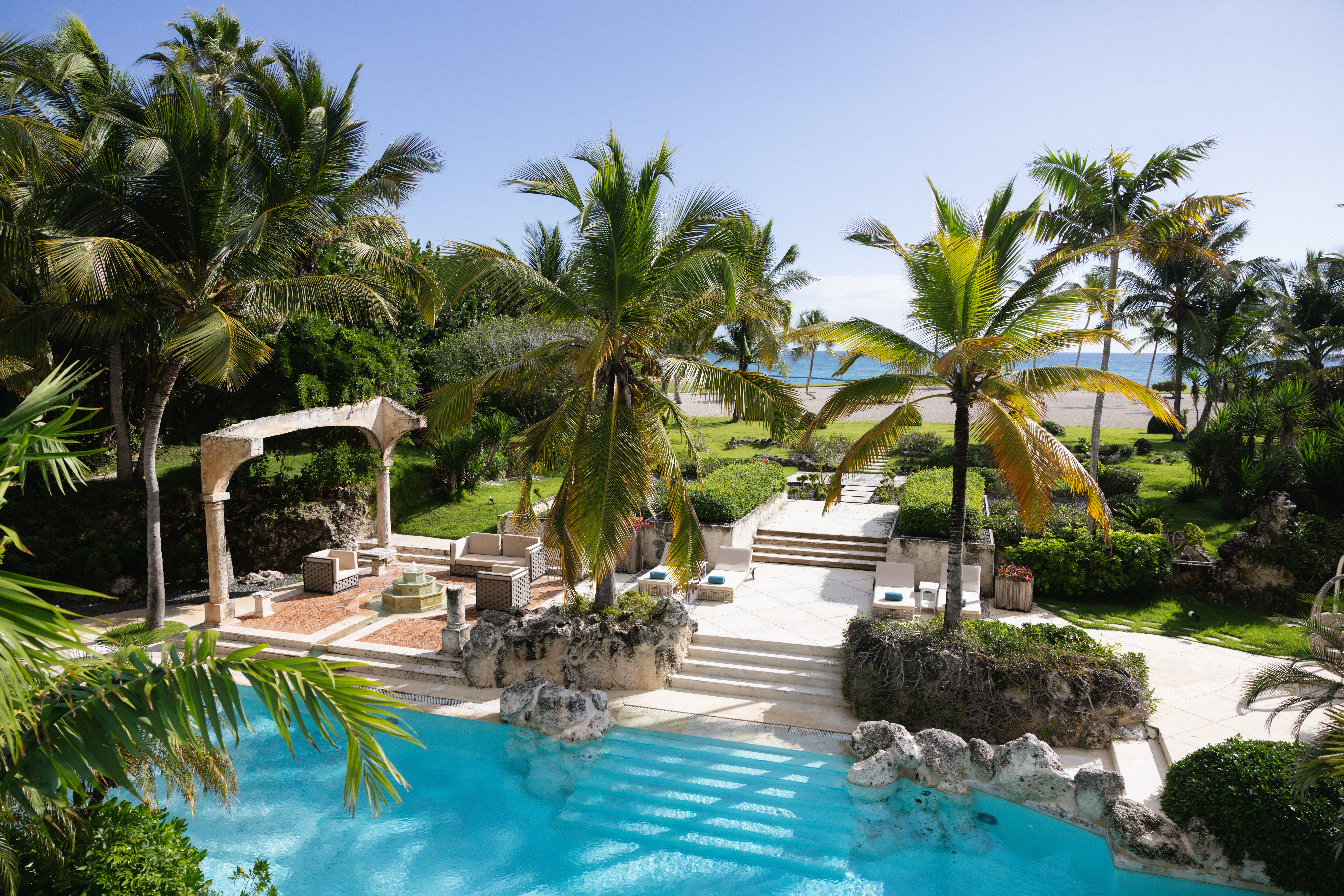 Eden Roc At Cap Cana 94/102