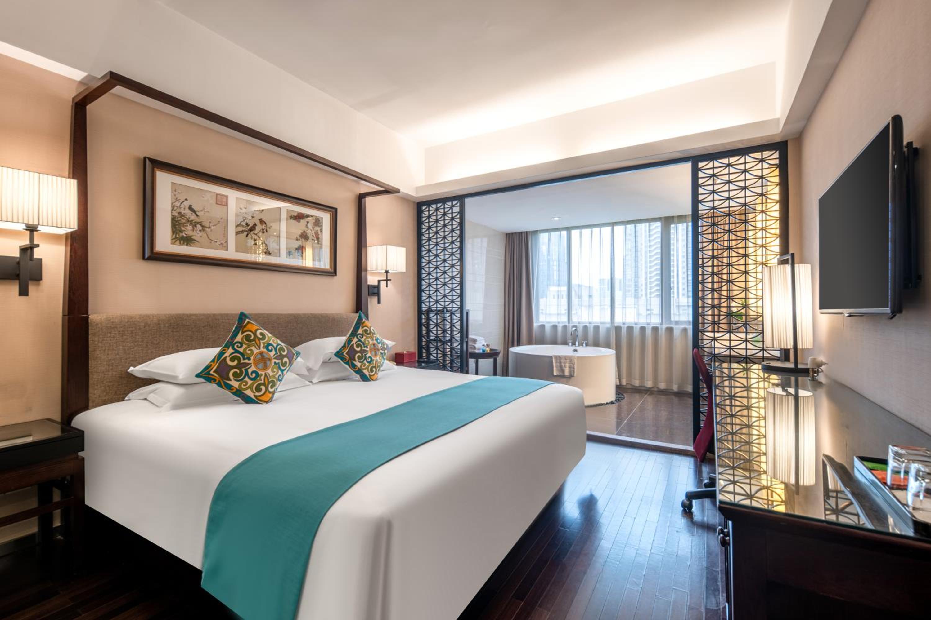 Theme, King Bed
