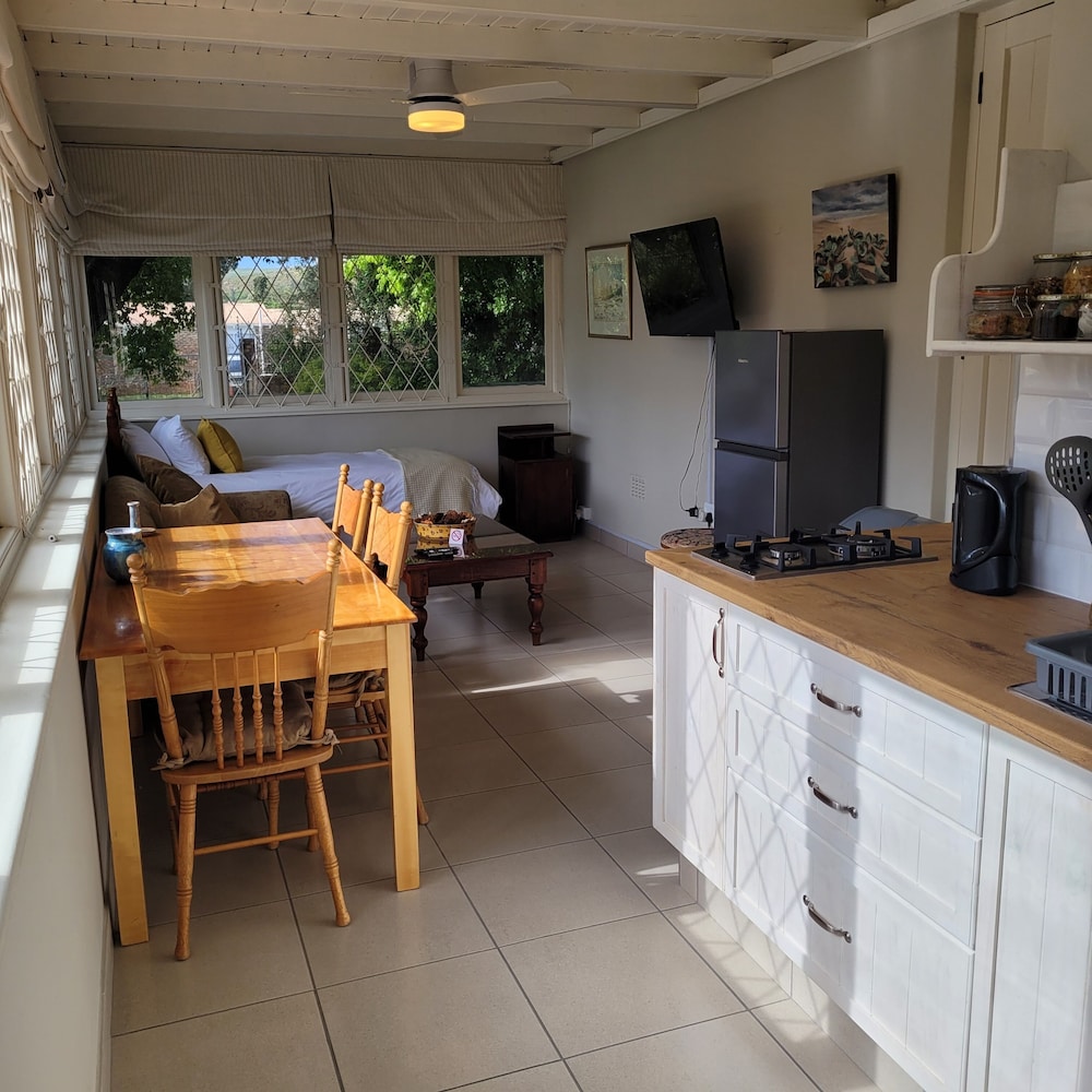 AppleBee Guest Cottages 35/50