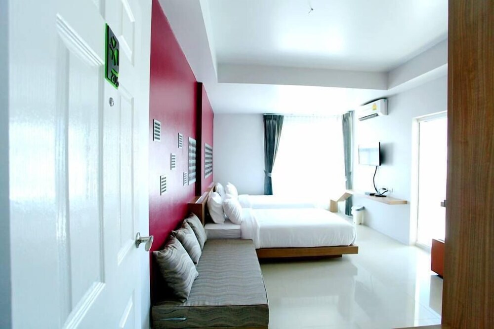 Tonkok Hotel 24/36