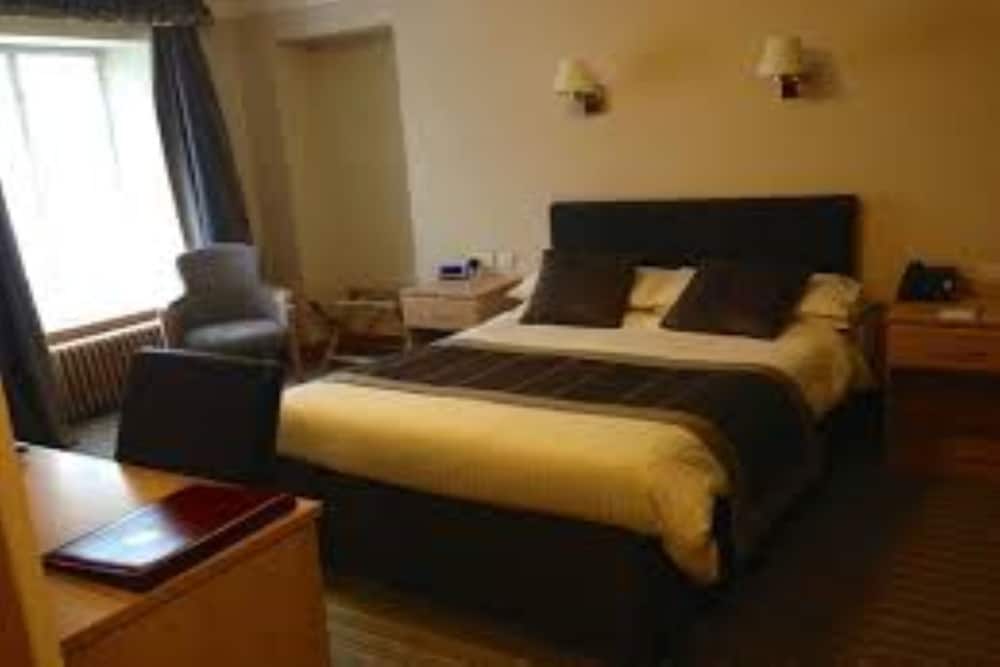 Best Western Burnett Arms Hotel 6/23