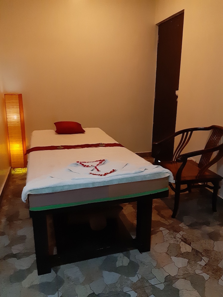 Trinity Hotel Bengaluru 34/78
