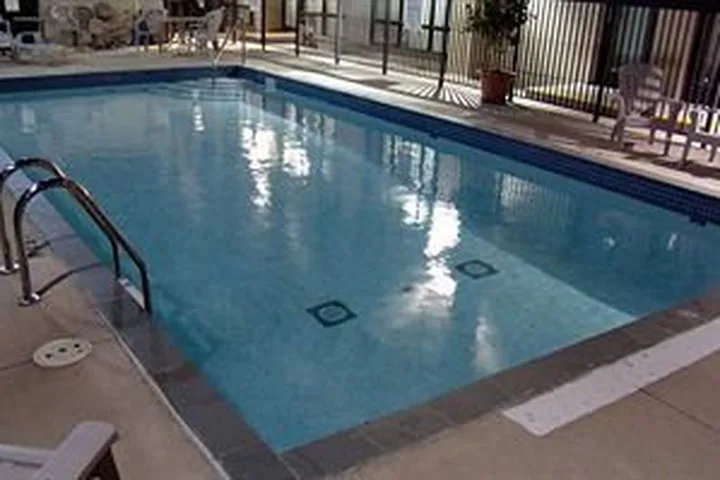 Country Inn & Suites by Radisson, Toronto Mississauga, ON 26/39