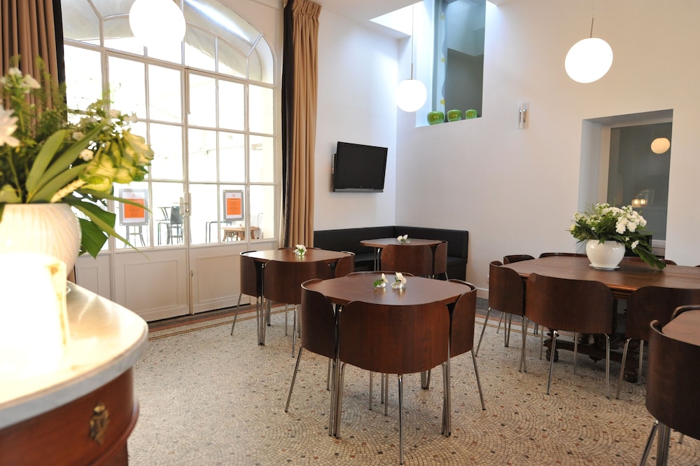 The Originals Boutique Hotel Victoria Fontainebleau 51/61