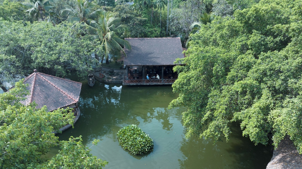 Phuong Nam Resort 40/50