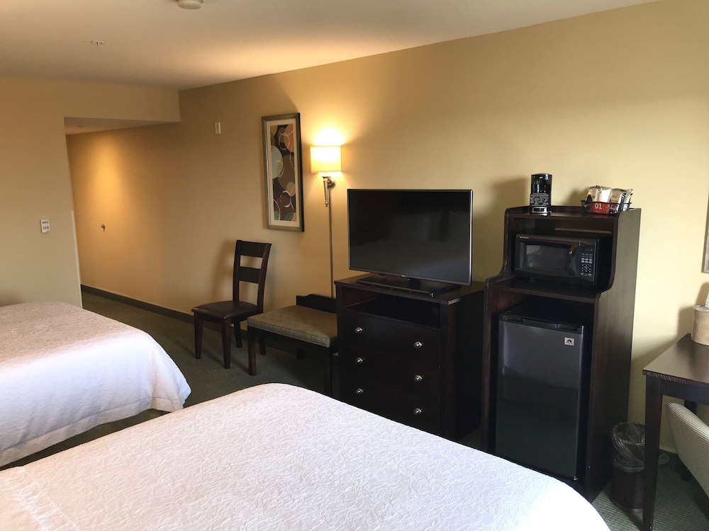 Hampton Inn Suites Austin Lakeway 30/69