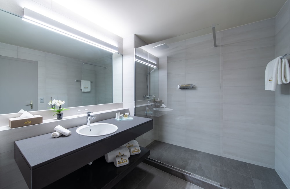 VIU Hotel Villars 49/50