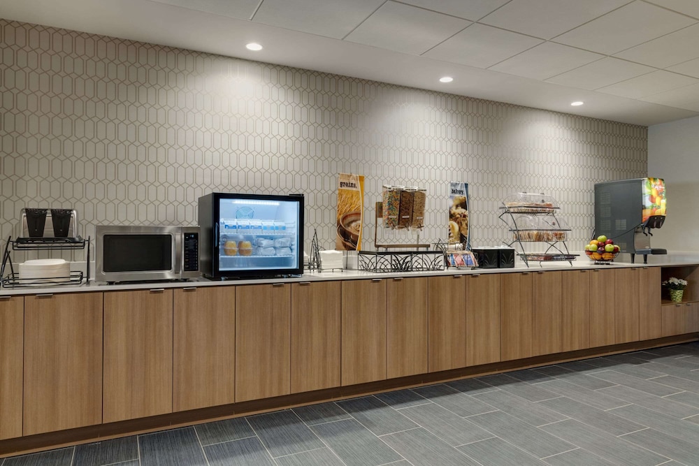 Microtel Inn Suites By Wyndham Gambrills 8/50