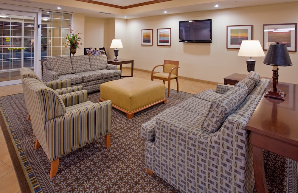 Candlewood Suites Kansas City Northeast 42/73