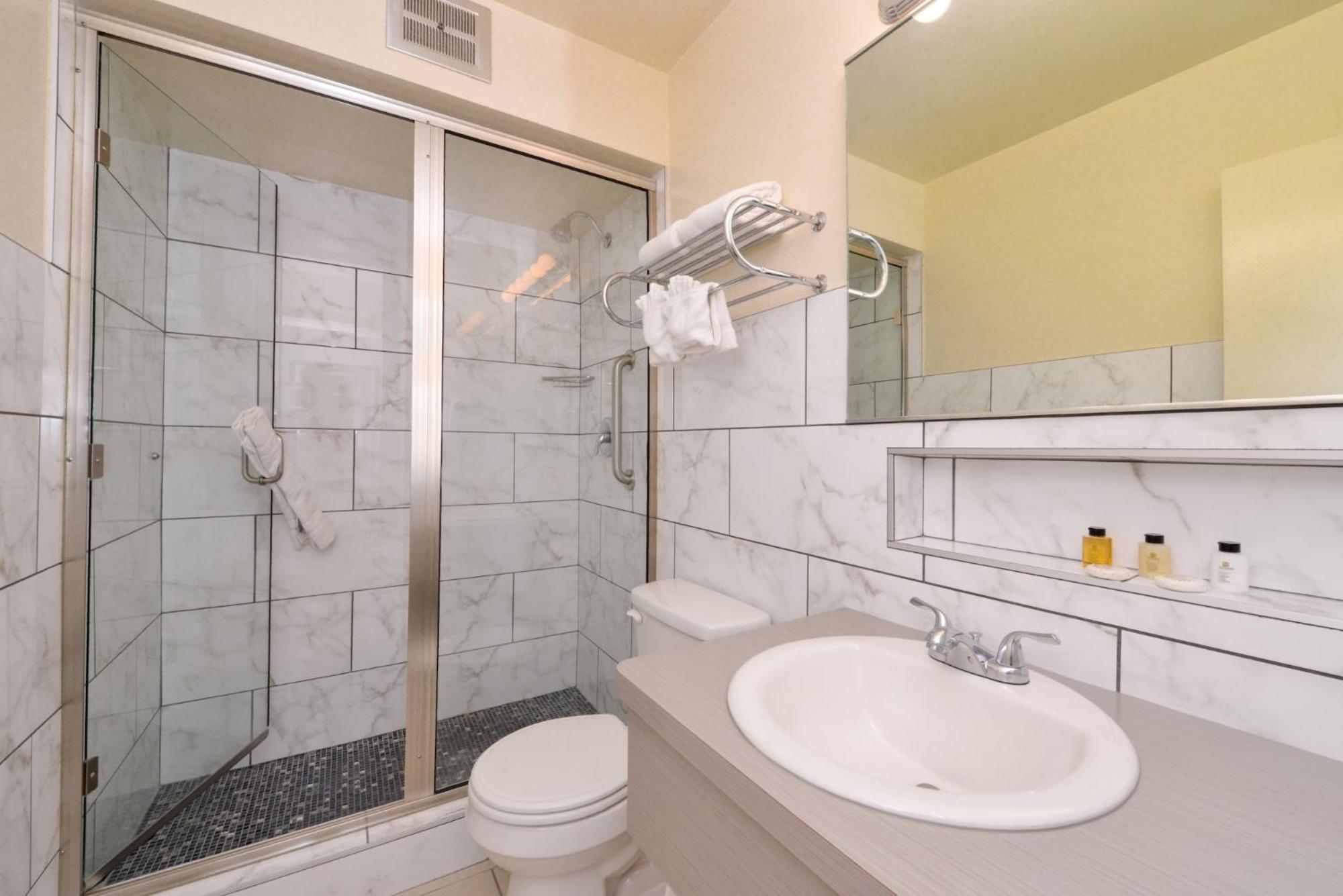 غرفة رباعية بسريرين كوين، Steam Plant Hotel 5/5