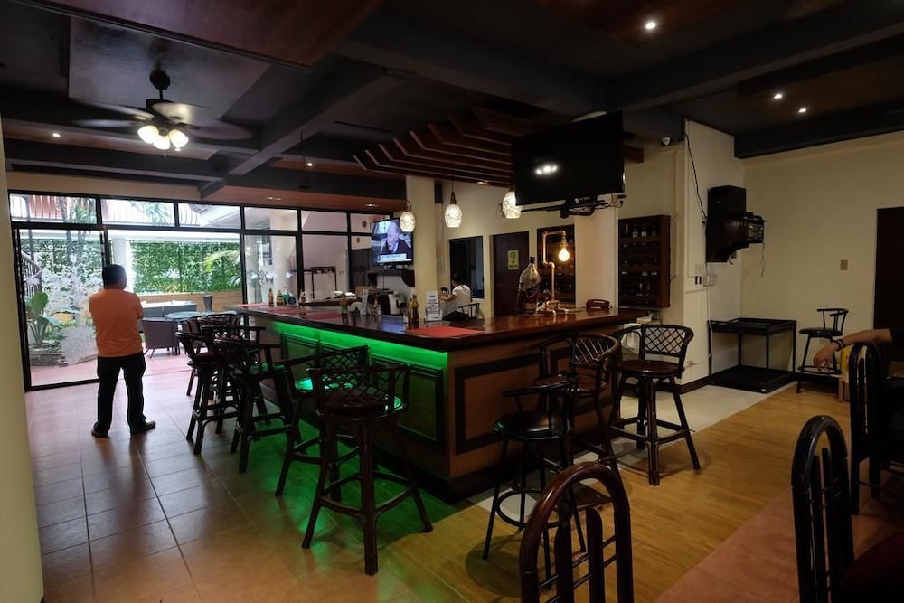Kiwi Hotel 37/50