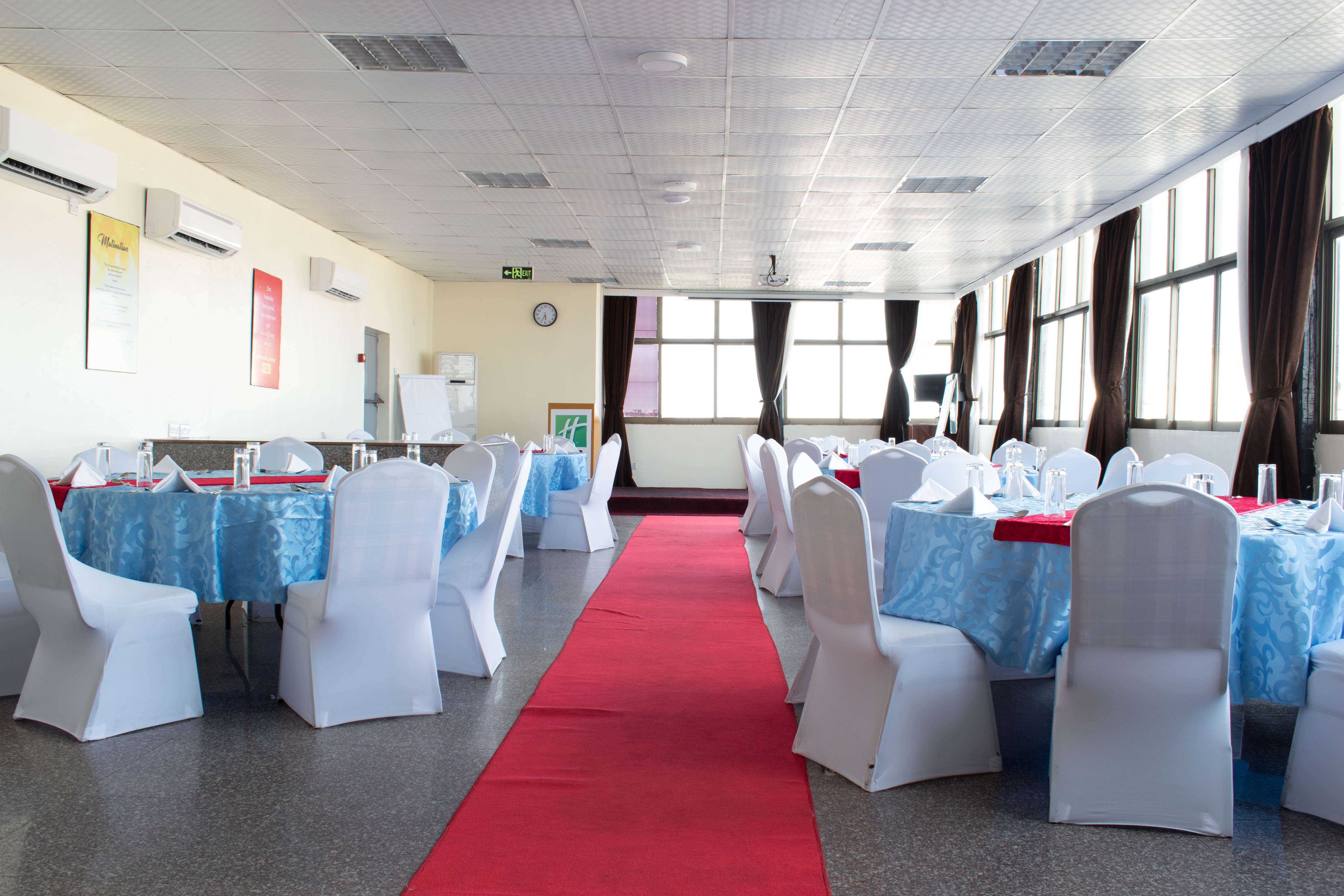 Holiday Inn Dar Es Salaam City Center 59/76