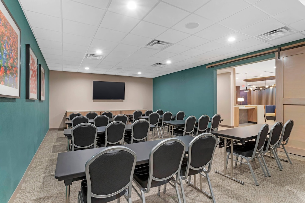 Cambria Hotel Euless - DFW Airport South 41/50
