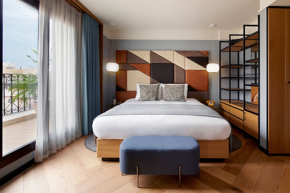 Suite, King Bed, Terrace